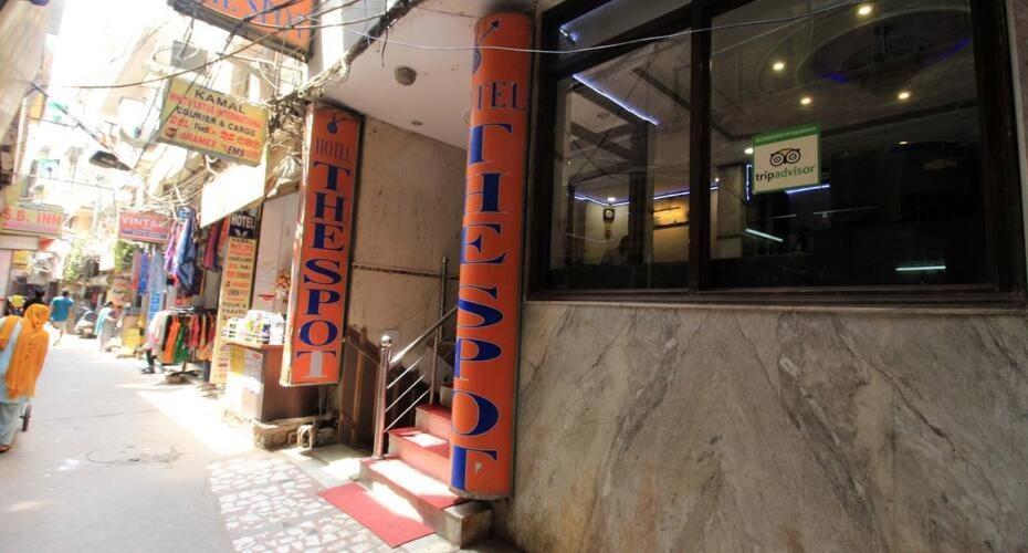 Family Spot Hotel New Delhi Exterior photo