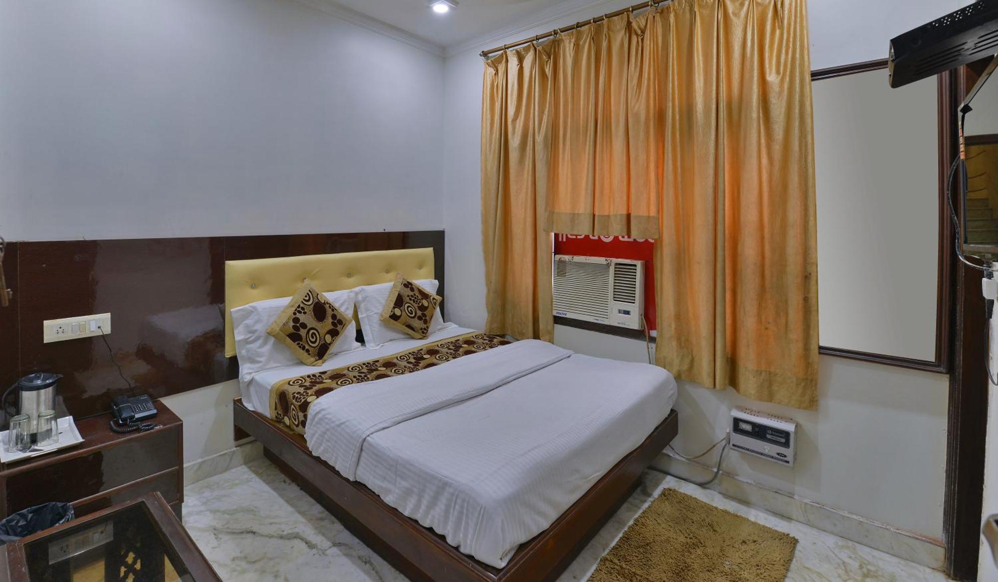 Family Spot Hotel New Delhi Exterior photo