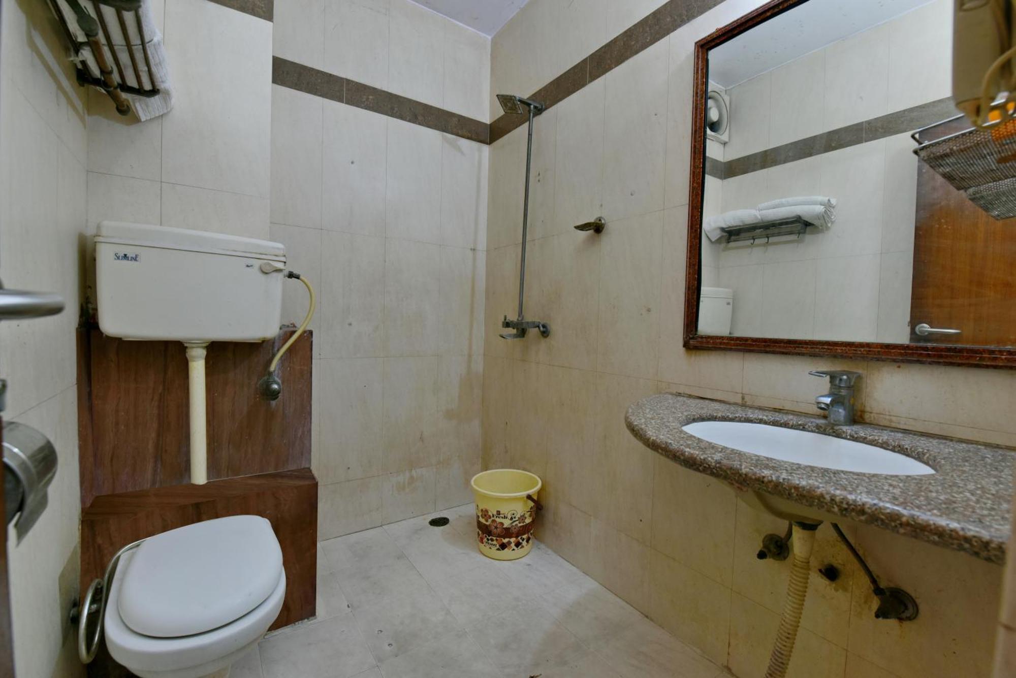Family Spot Hotel New Delhi Exterior photo